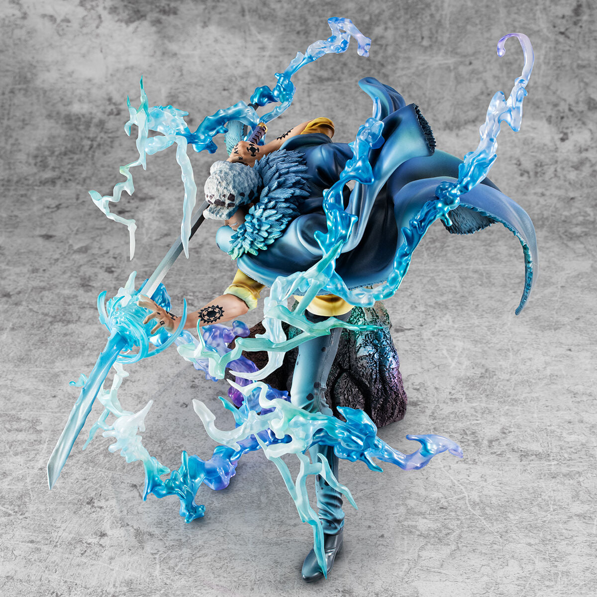 Portrait。の。Pirates One Pieceシリーズneo-dx Trafalgar Law 61Ciwtmf40L._UF894,1000_QL80_.jpg